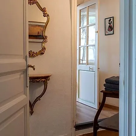 La Maison Du Notaire Royal