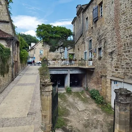La Maison Du Notaire Royal Bed & Breakfast