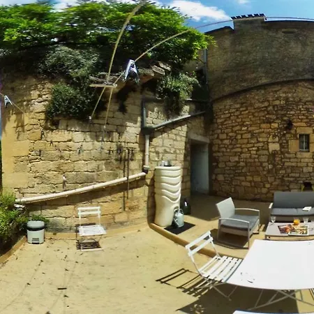 La Maison Du Notaire Royal 3* 사흘라 라 카네다