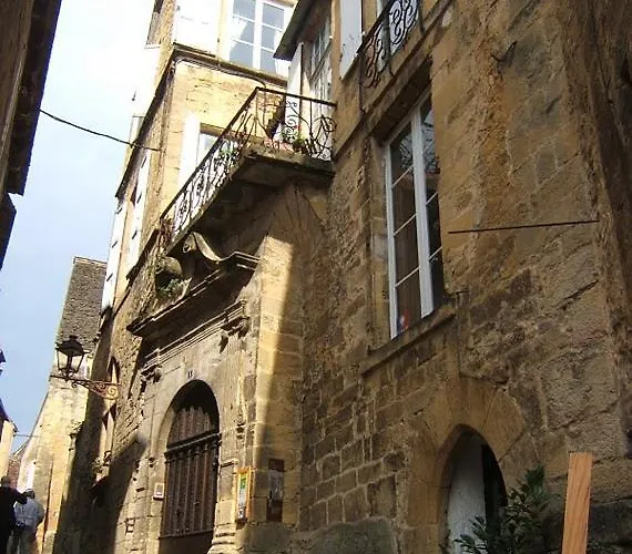 La Maison Du Notaire Royal 3* 사흘라 라 카네다